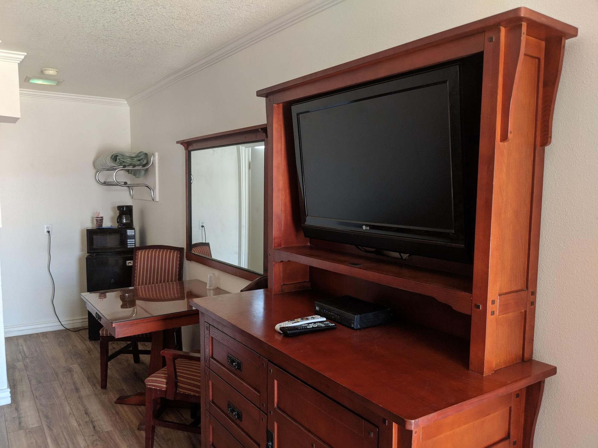 Imperial 400 Motor Inn Нийдълс Екстериор снимка